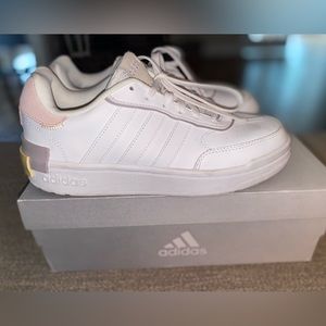 Women’s Adidas shoes size 8.5 Worn once.